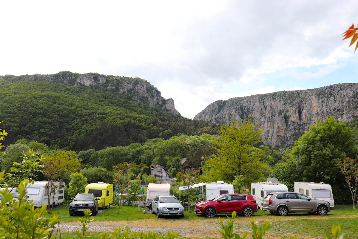 Prima experiență cu campervan-ul în Camping Cheile Turzii
